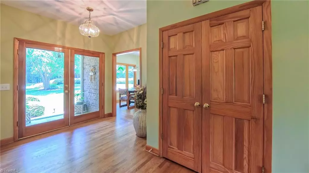 High Point, NC 27265,910 Whitney CT