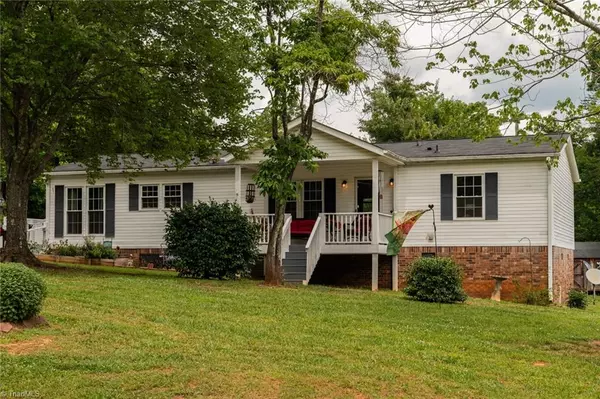 1030 Cliff View DR, King, NC 27021