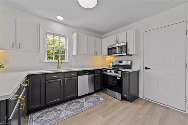 4908 Peppercorn LN, Greensboro, NC 27406