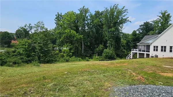 Winston-salem, NC 27106,1517 Audubon Village DR