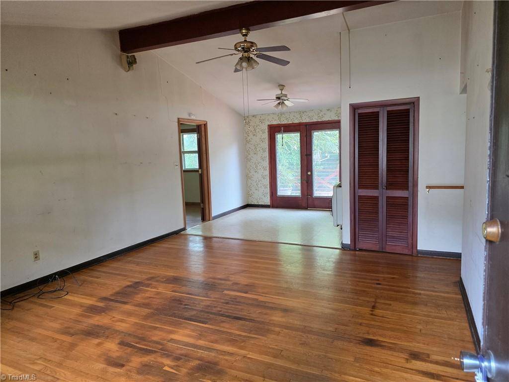 Wilkesboro, NC 28697,407 Highland ST