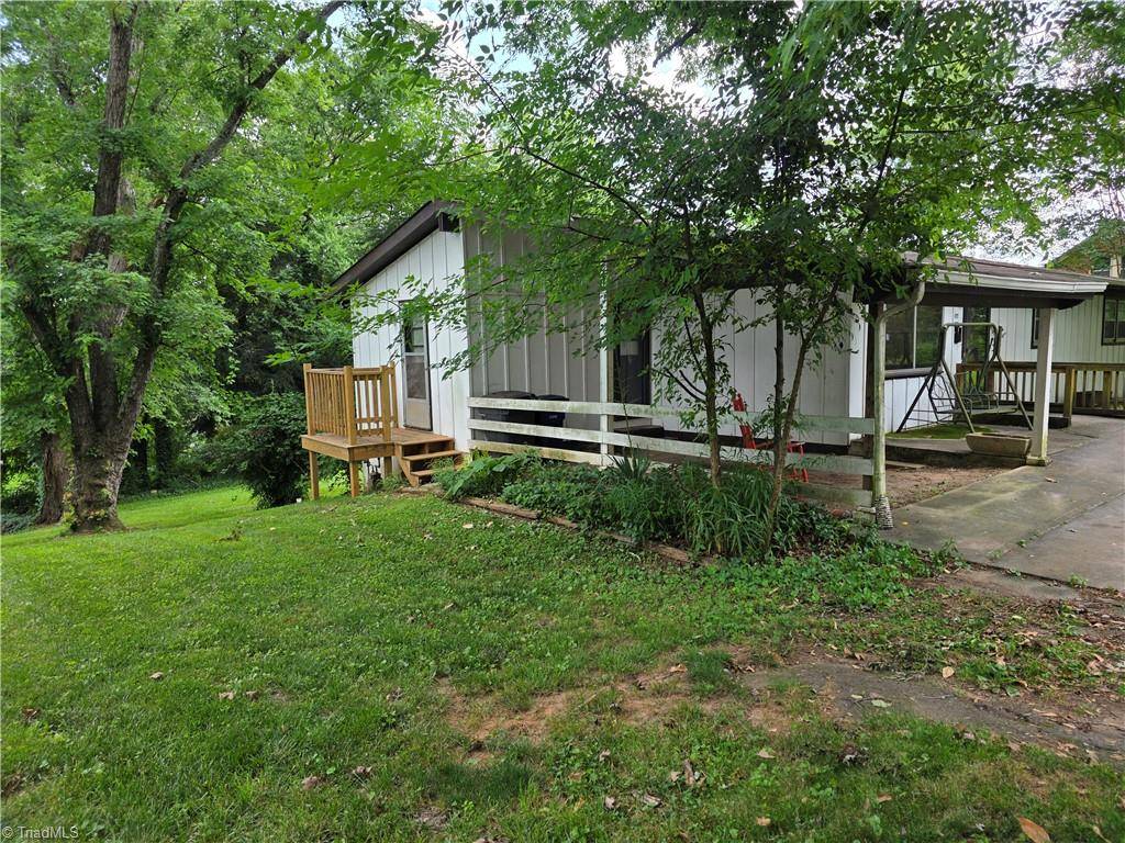 Wilkesboro, NC 28697,407 Highland ST