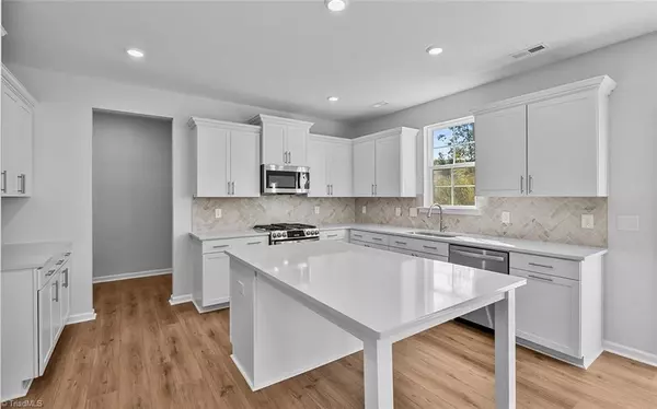 Kernersville, NC 27284,7554 Buckhaven Forest DR