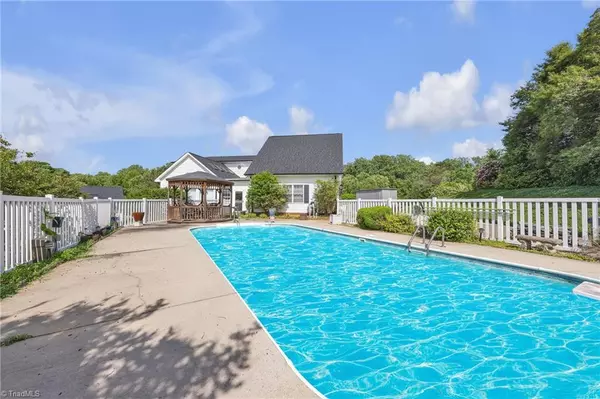 Statesville, NC 28625,129 Renaissance PL