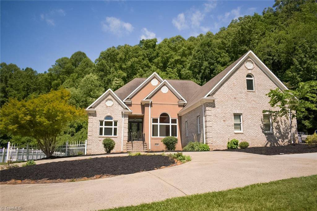 Mount Airy, NC 27030,590 Turner Mountain RD