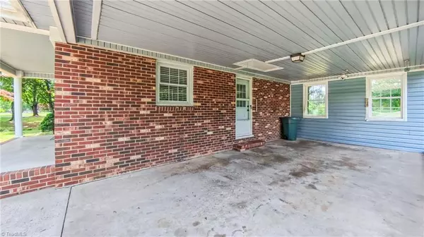 Eden, NC 27288,368 Shady Grove RD