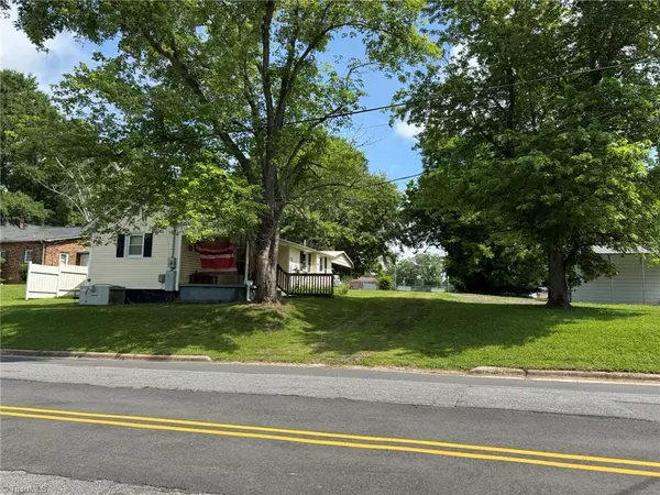 409 W Washington ST, Mayodan, NC 27027