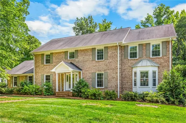 1509 Heathcliff RD, High Point, NC 27262