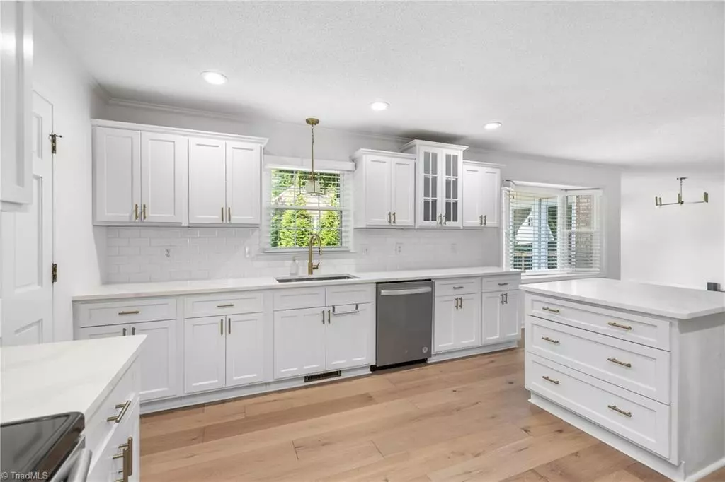 High Point, NC 27262,1509 Heathcliff RD