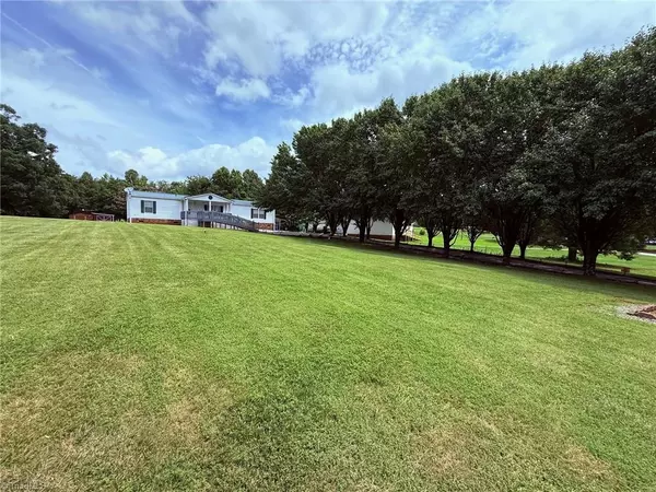 Summerfield, NC 27358,372 Gem Stone LOOP