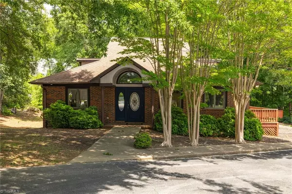 Eden, NC 27288,114 S Park TER