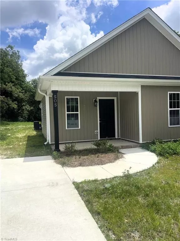 High Point, NC 27260,505 White Oak ST