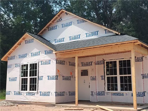 302 W Madison ST, Mayodan, NC 27027