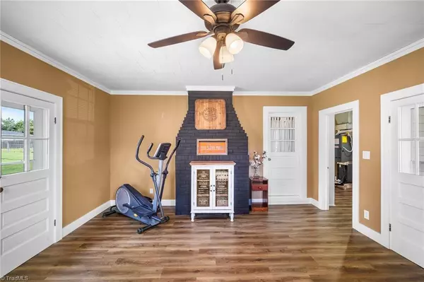 Lexington, NC 27292,412 Wall ST