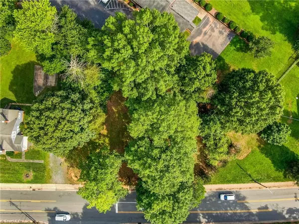 Winston-salem, NC 27104,4112 Country Club RD