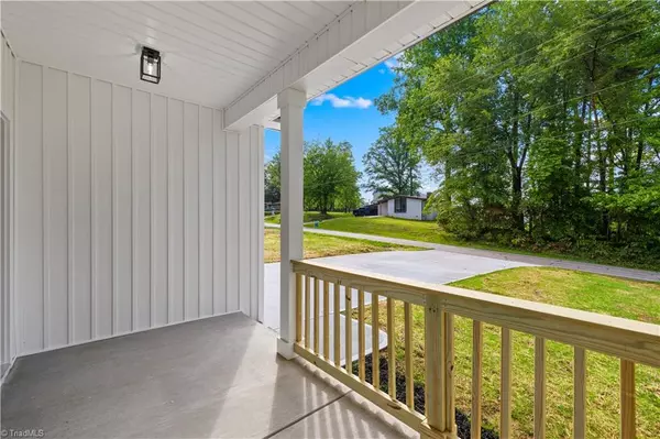 Statesville, NC 28625,404 S Greenbriar RD