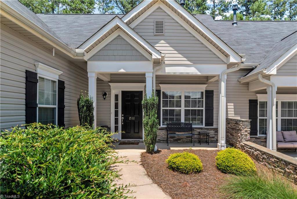 211 Hawks Nest CIR, Clemmons, NC 27012