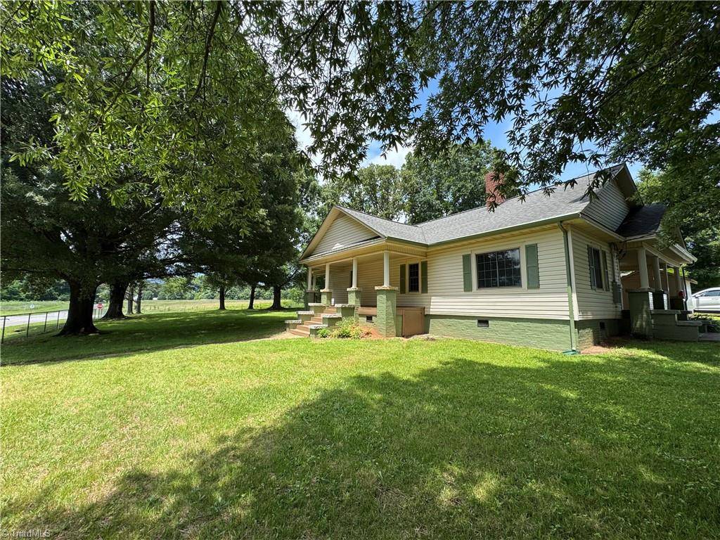 East Bend, NC 27018,3428 Genie RD