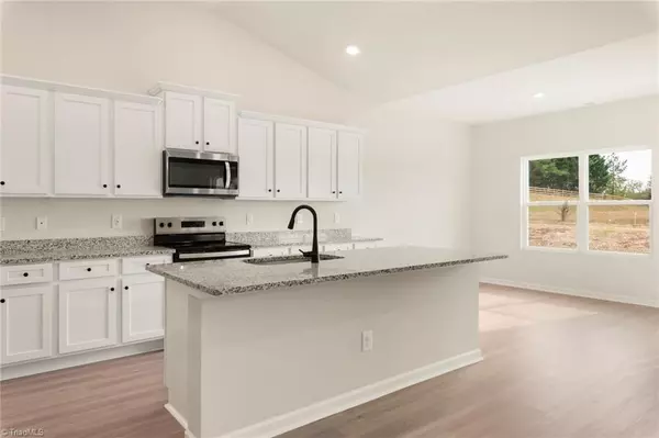 King, NC 27021,120 Courtland DR