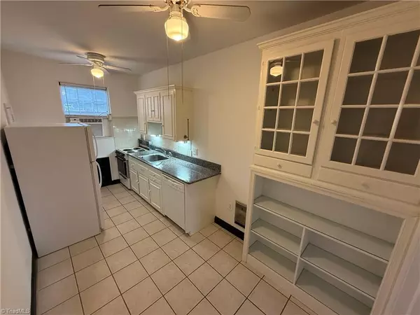 Winston-salem, NC 27101,1318 Glade ST #43