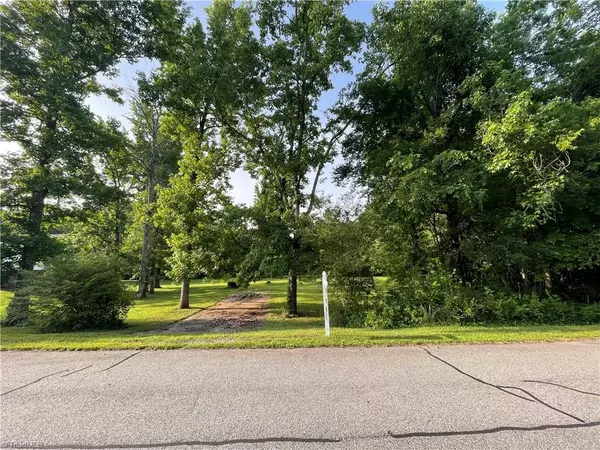 Denton, NC 27239,355 Greenbrier DR