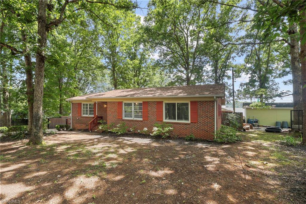 2939 Isaacs PL, Greensboro, NC 27408