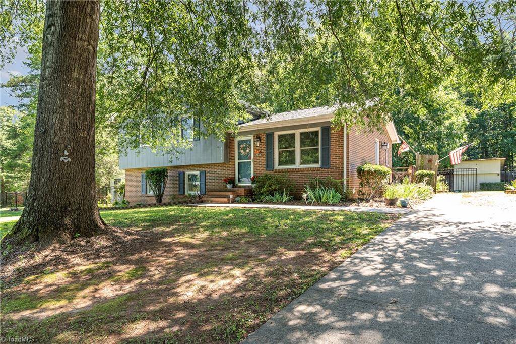Pfafftown, NC 27040,6517 Benson LN