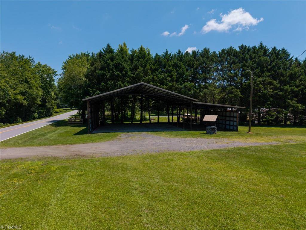 Yadkinville, NC 27055,3012 Courtney Huntsville RD
