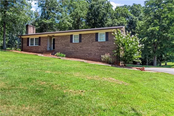 Yadkinville, NC 27055,3129 Wyo RD