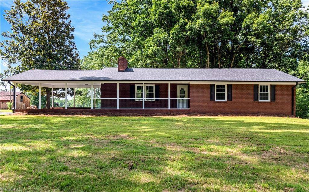 1825 Liberty Church RD, Yadkinville, NC 27055