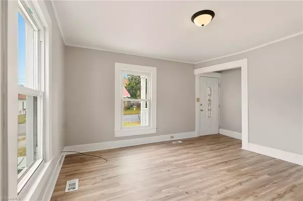 Lexington, NC 27292,8 Hames ST