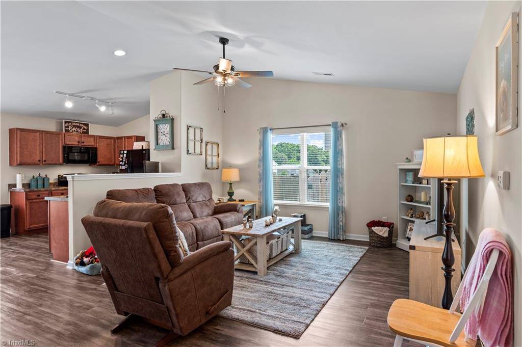 Pfafftown, NC 27040,5967 Odenton LN