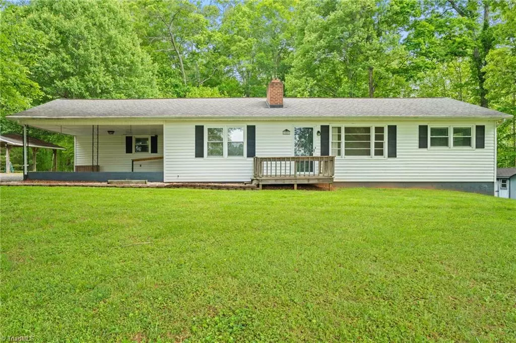 Pilot Mountain, NC 27041,1553 Carson RD