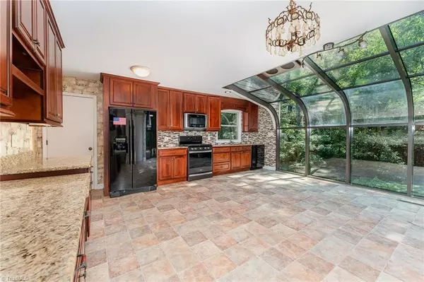 High Point, NC 27262,240 Mohawk DR