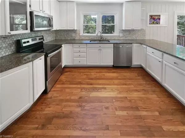 Pfafftown, NC 27040,3230 High Cliffs RD