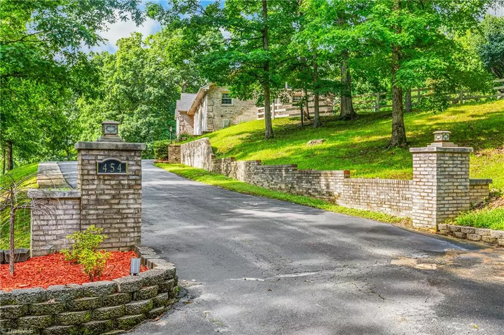 High Point, NC 27262,454 Gracewood LN
