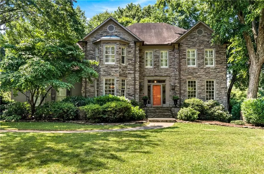 1420 Thornhill LN, Winston-salem, NC 27106