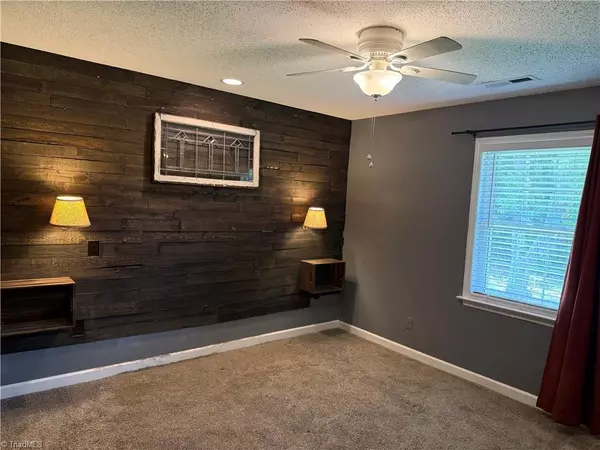 King, NC 27021,122 Scenic DR