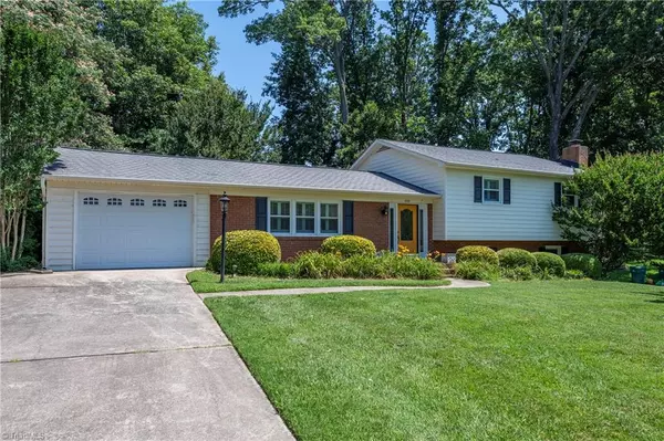 7531 Rondex LN, Lewisville, NC 27023