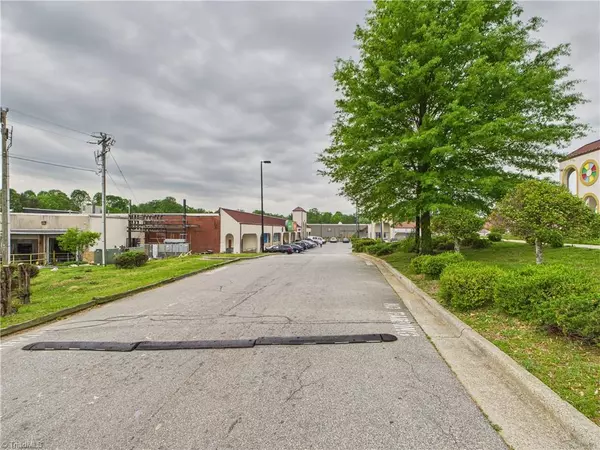 Greensboro, NC 27407,4925 Market ST