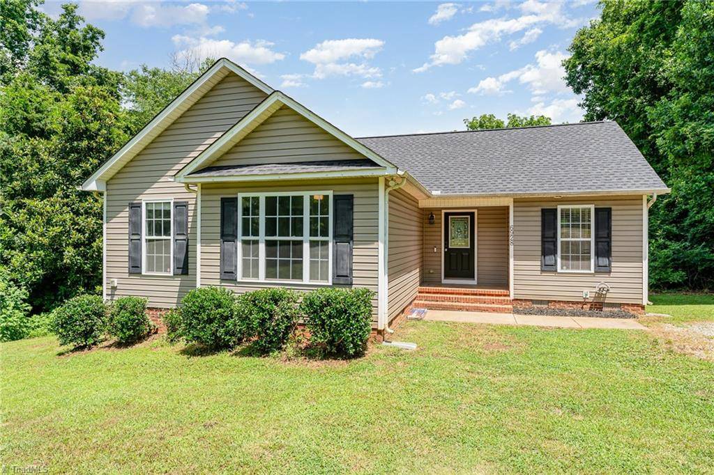 6928 Still Hope LN, Liberty, NC 27298