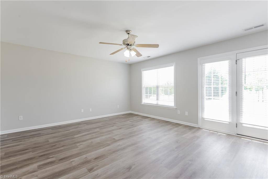 Winston-salem, NC 27107,4209 Oaksburg CT