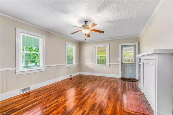 Boonville, NC 27011,433 W Main ST