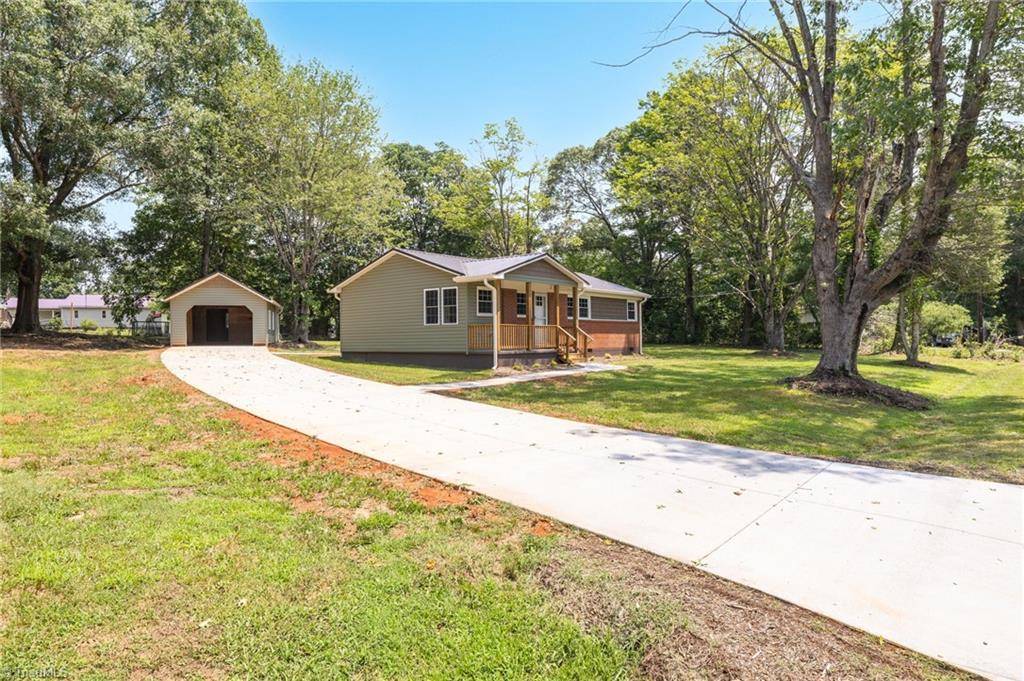 Eden, NC 27288,129 Redwood RD