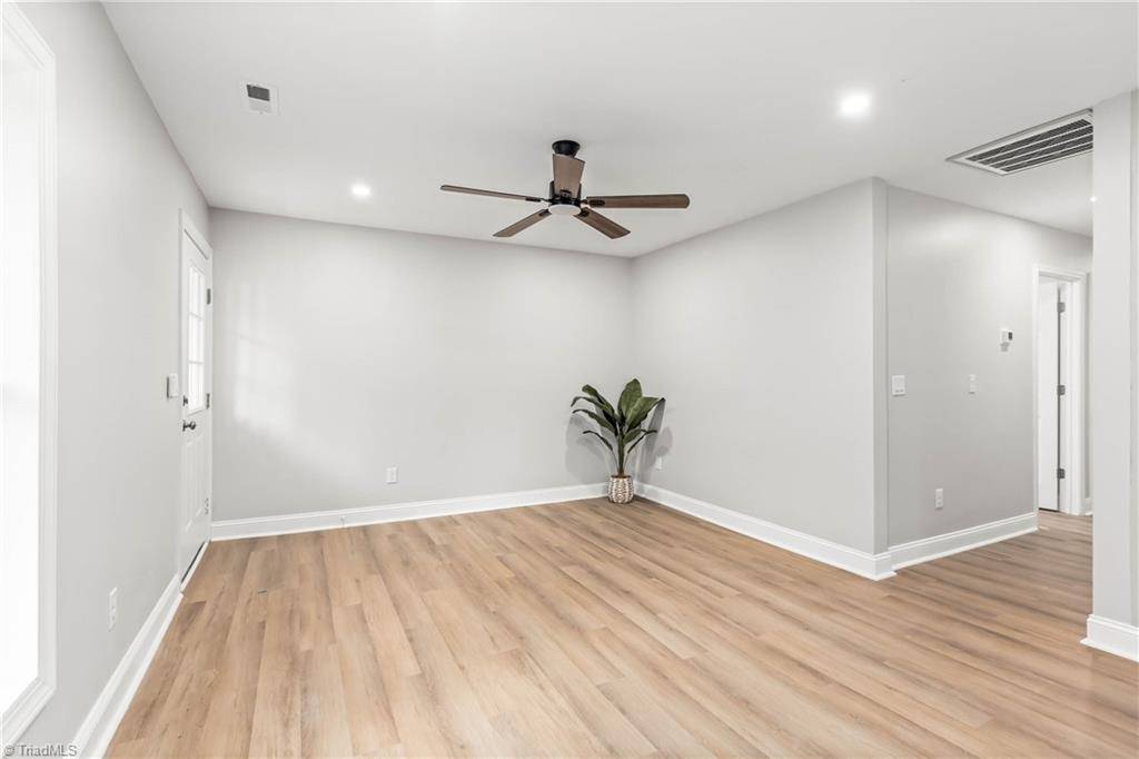 Winston-salem, NC 27105,1732 Harrison AVE