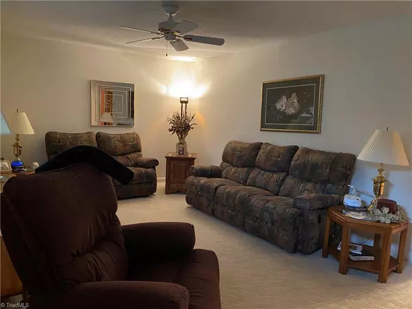 King, NC 27021,1039 Dogwood DR