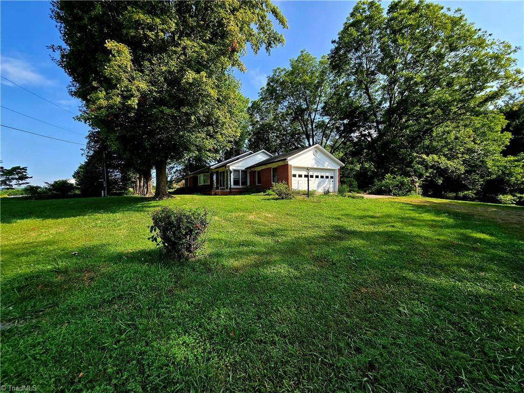 North Wilkesboro, NC 28659,206 Bluebird RD