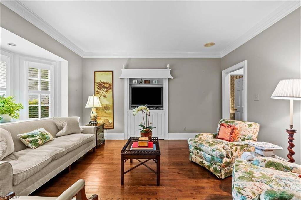 Greensboro, NC 27408,7 New Bern SQ