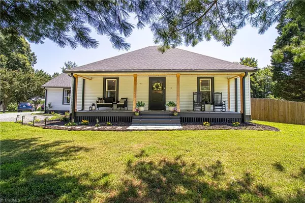 1105 Jonestown RD, Winston-salem, NC 27103