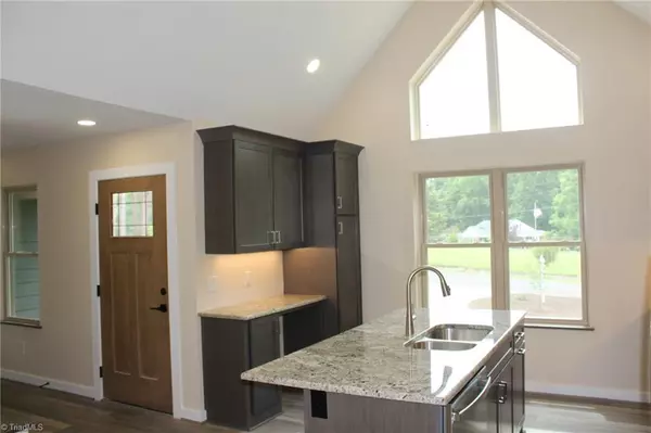 Elkin, NC 28621,109 Blue Ridge Avenue EXT